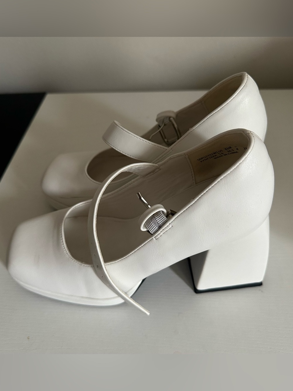 White Heel Pump - Classic Women's Shoe - Picture 2 of 6